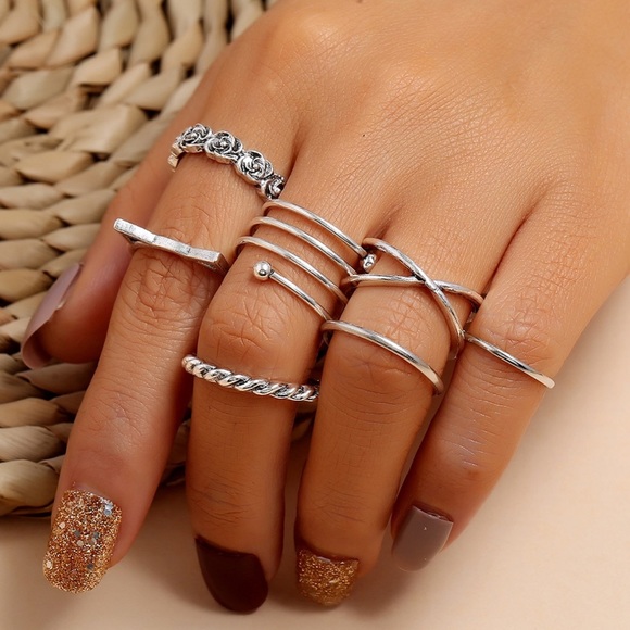 GlitzBlitz Boutique Jewelry - Any 2/$20! Set 7 Antiqued Silver Boho Midi Rings